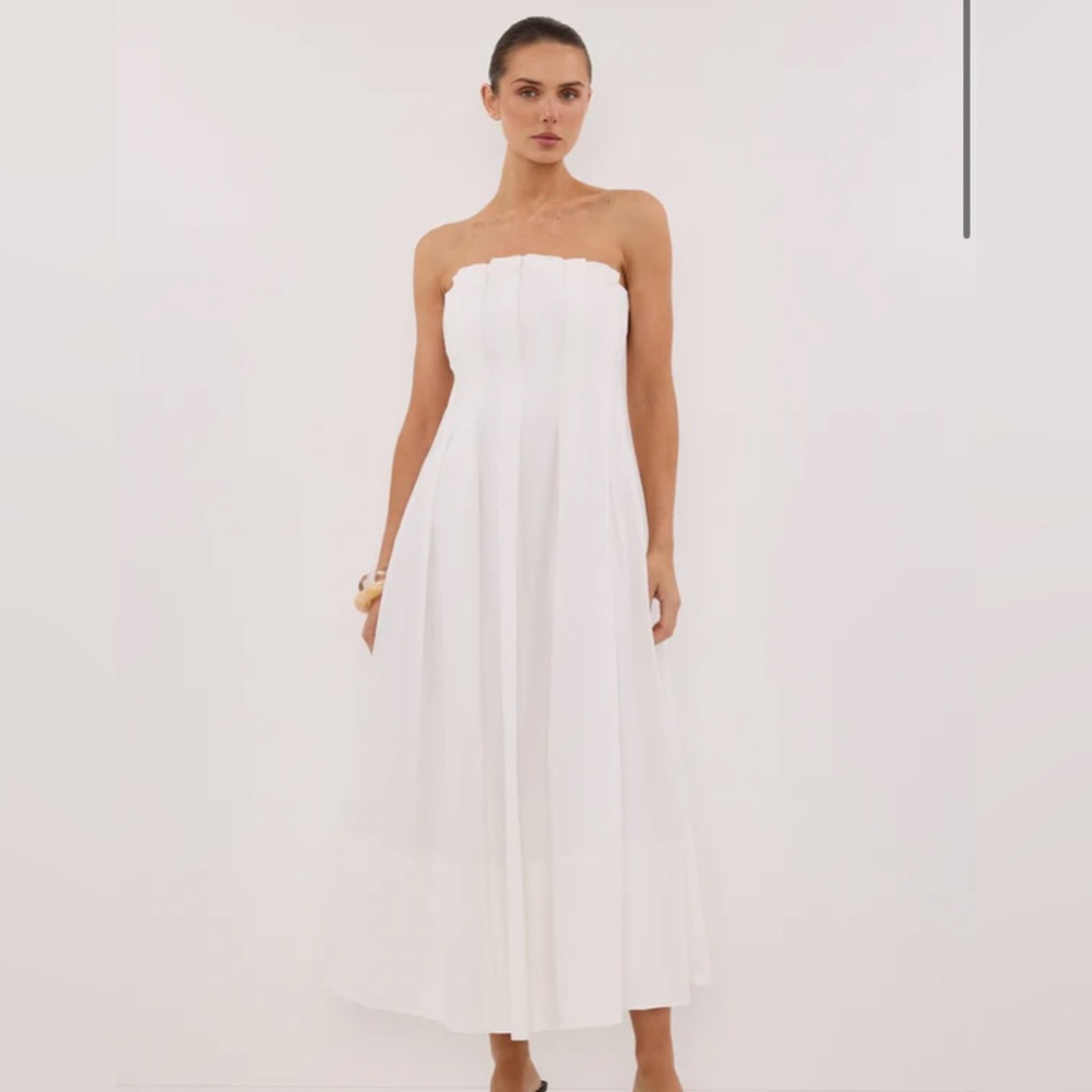 DISH White Dress - Picture 1 of 6